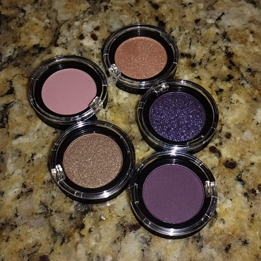 5 x NYX pressed pigment blush